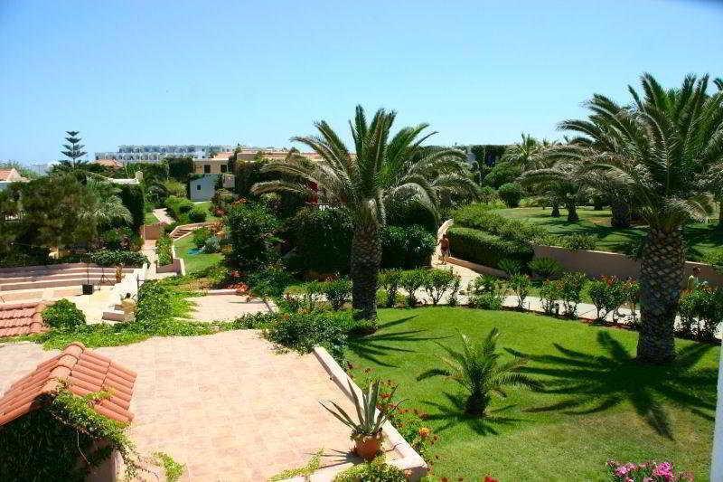 Zorbas Village And Aquapark Hersonissos  Exteriör bild