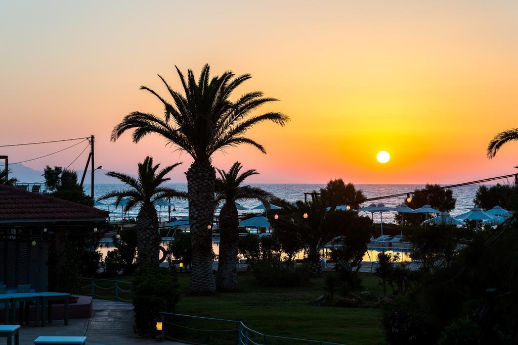 Zorbas Village And Aquapark Hersonissos  Exteriör bild